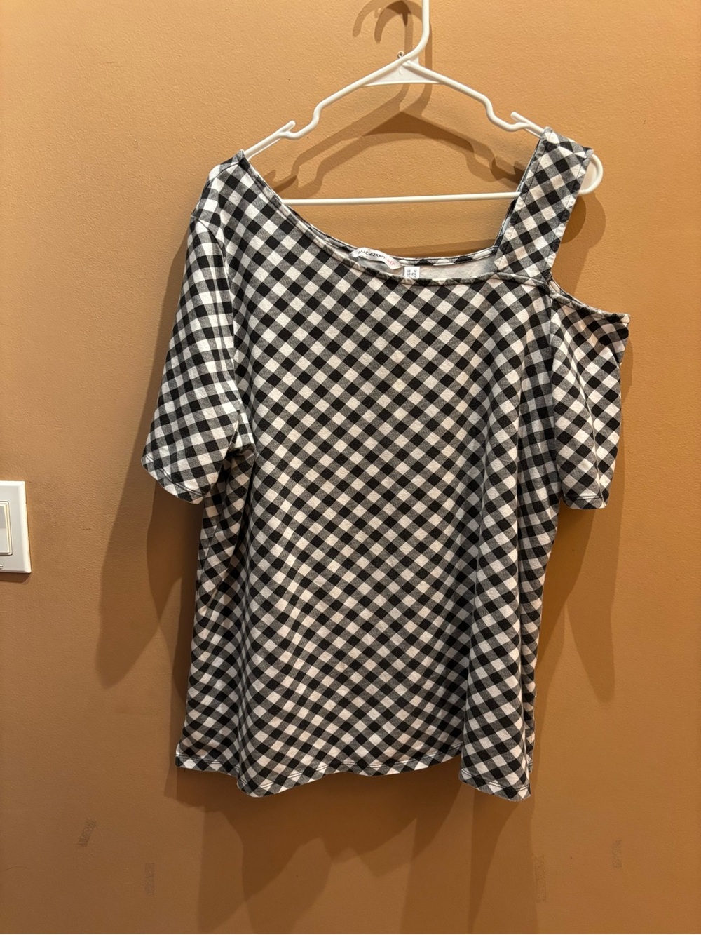 Isaac Mizrahi Live Asymmetrical Top 1X Short Sleeve Knit Black White Che… - Picture 2 of 8